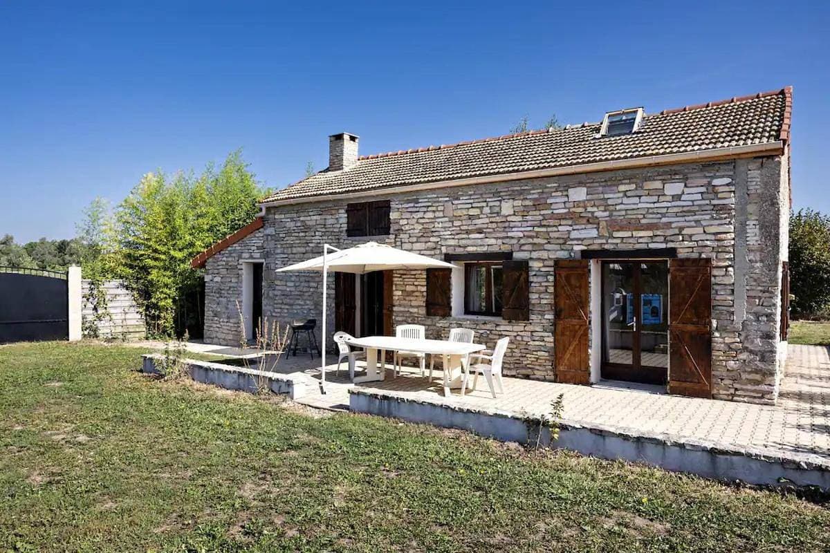 Foto 4 von 16: Three-Bedroom House