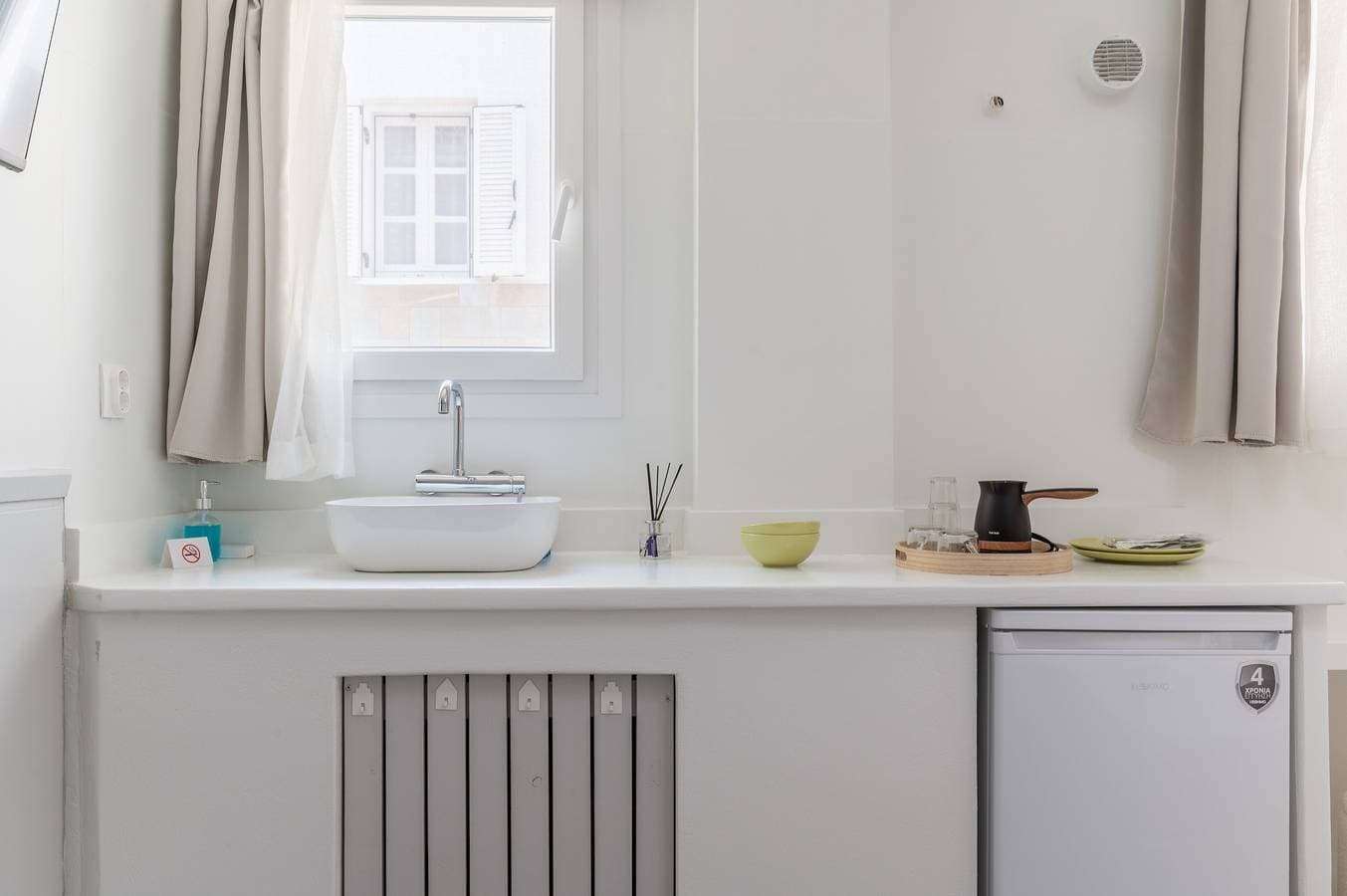 Foto 4 von 24: Gästehaus 'Hóra Room 1' mit Klimaanlage