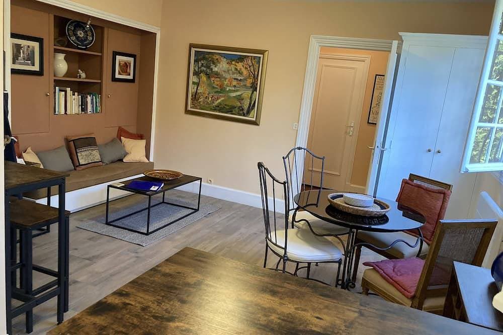 Foto 8 von 30: Paradies in der Provence - Ein ruhiger Rückzugsort (3Br) mit Pool, Terrasse, Grill, Garten