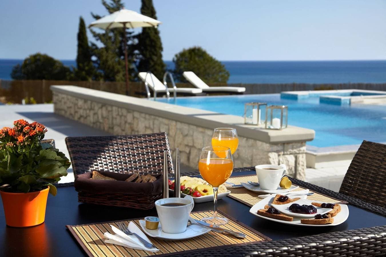 Foto 10 von 10: Executive Rhodes Villa | Villa Eleana | 3 Bedroom Stunning Sea Views | Pefkos