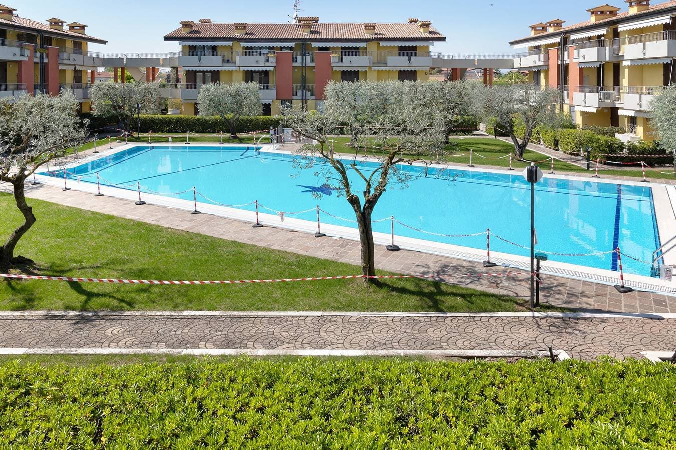 Foto 4 von 25: Apartment 'Giglio Sirmione' mit Gemeinschaftspool, WLAN und Klimaanlage