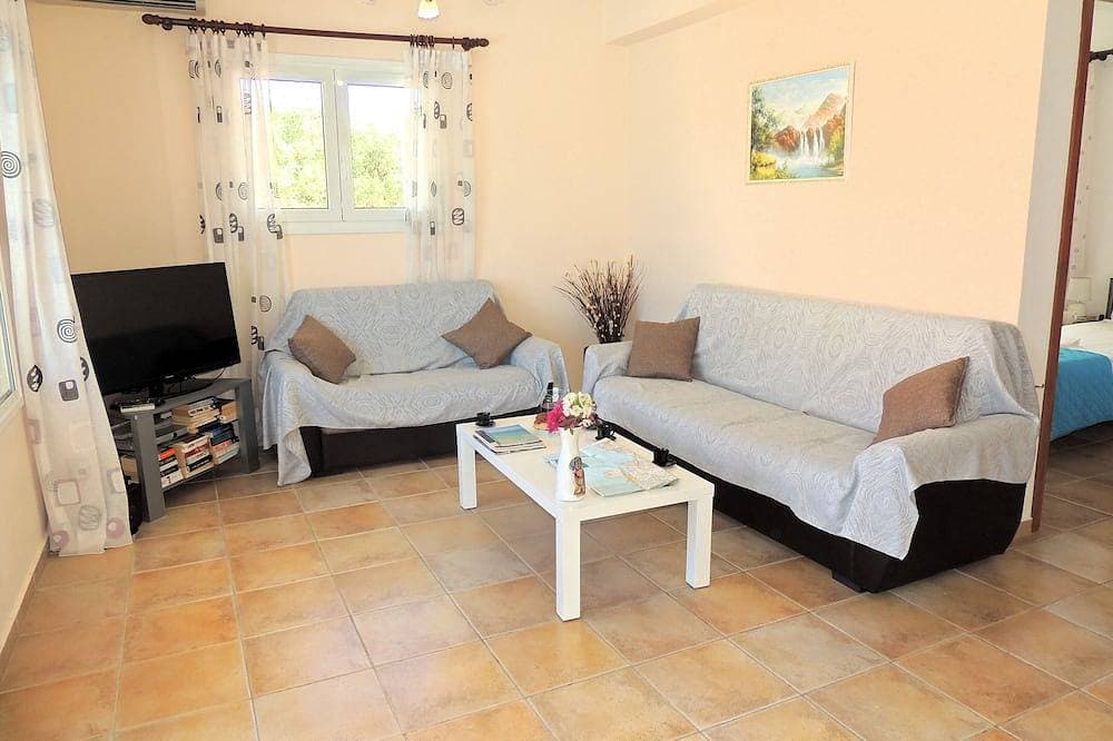 Foto 12 von 30: Schöne Villa mit 40m2 Pool mit römischer Treppe und einen Panoramablick auf das Meer