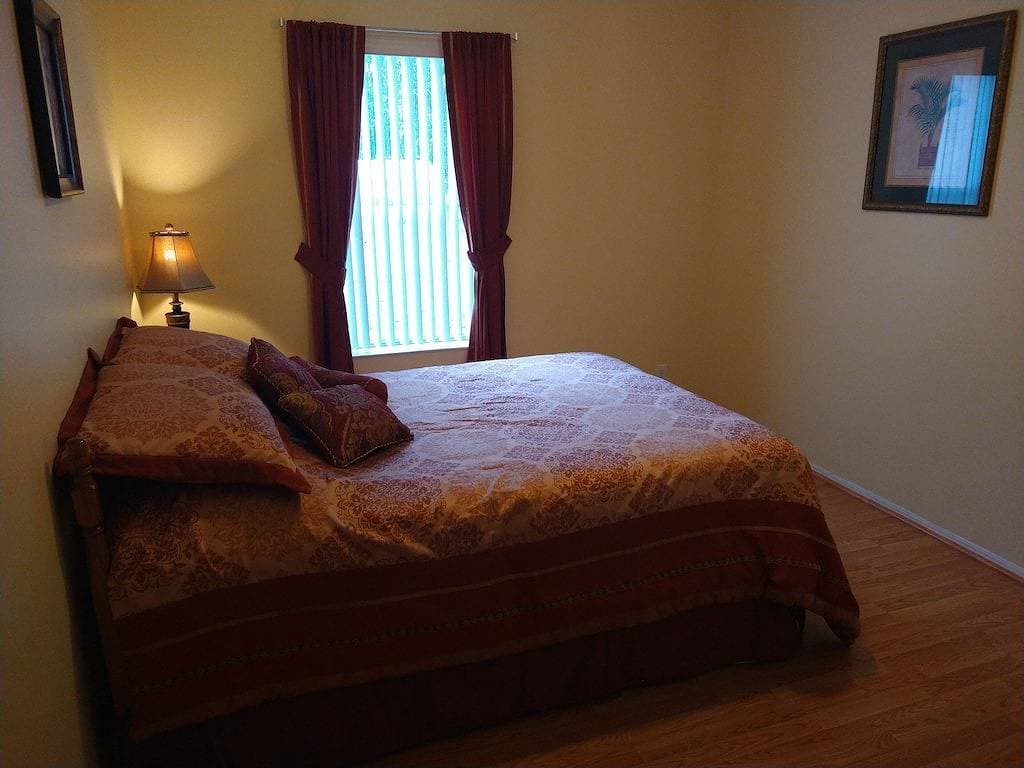 Foto 6 von 34: The Blue Nile! Your Florida Fun is Calling.  Vacation, Leisure or Business