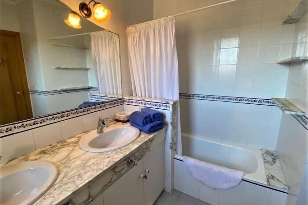Foto 5 von 29: Puigcerda III - Drei Schlafzimmer Wohnung, Schläft 6