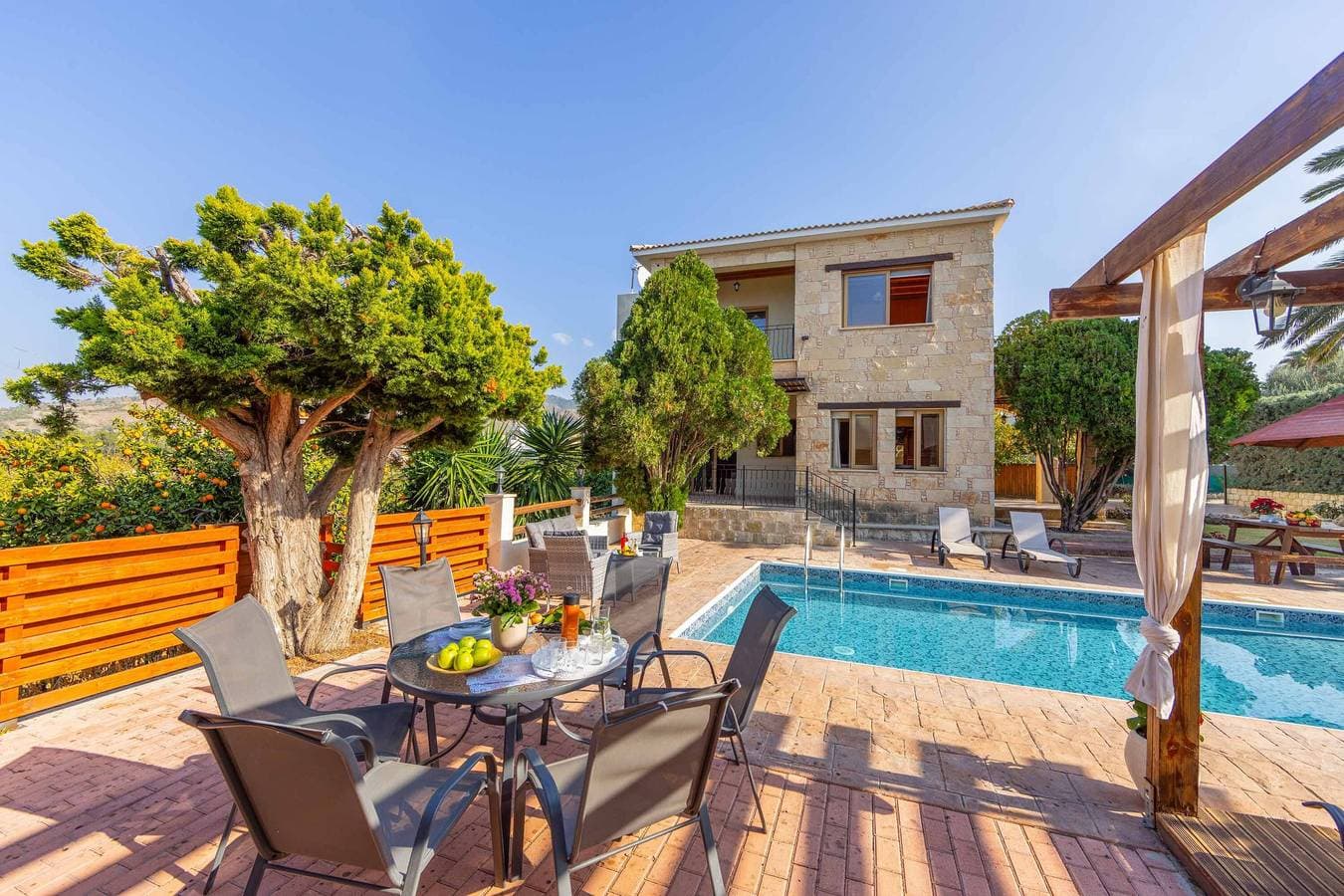 Foto 5 von 38: Villa für 6 Personen mit Terrasse