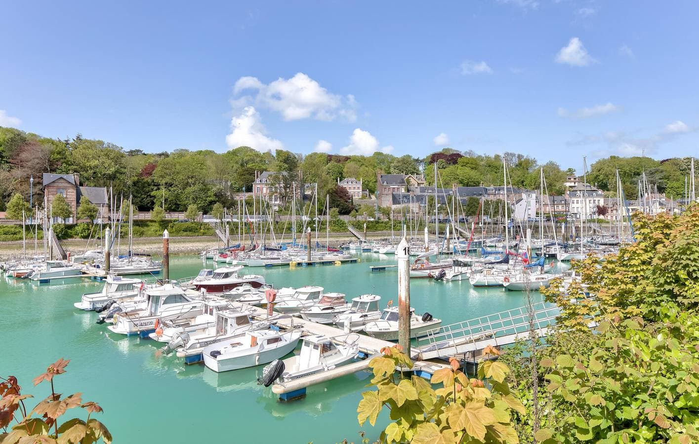 Foto 10 von 19: Gemütliche Gartenwohnung mit Parkplatz, TV, 1,5km zum Strand