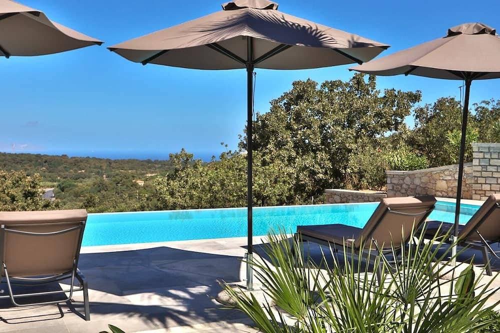 Foto 12 von 30: Villa Aphrodite, grandioser Weitblick, beheizbarer Infinitipool, Privatsphäre!