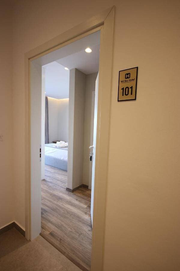 W Cika Hotel 1