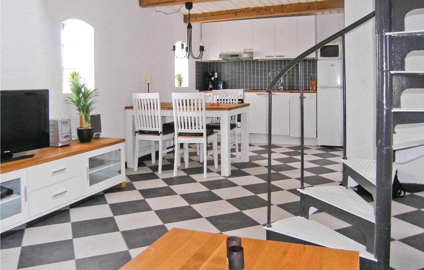 Foto 2 von 9: Ferienwohnung für 4 Personen mit Terrasse