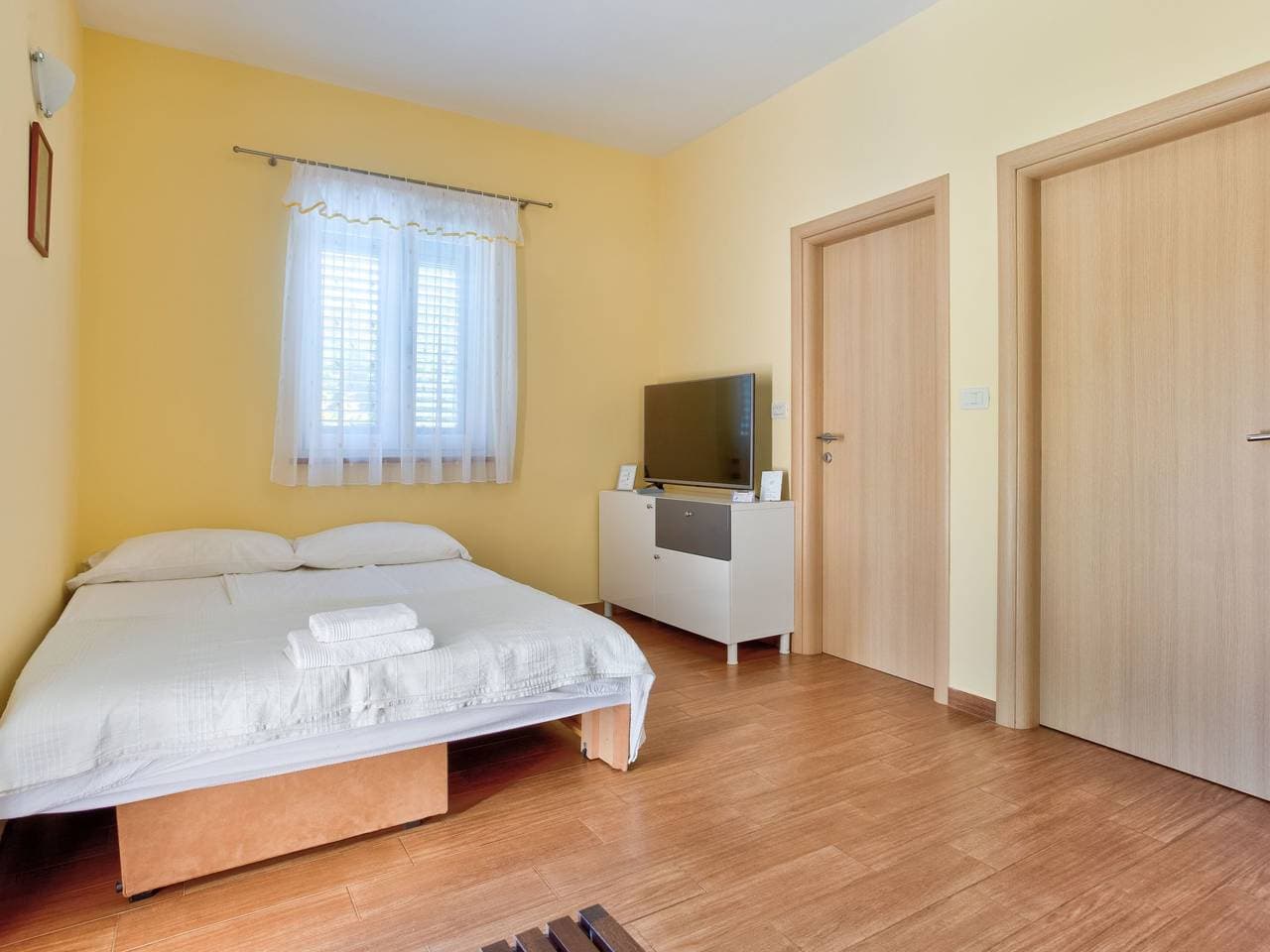 Foto 9 von 48: Moderne Ferienwohnung mit Terrasse nah am Strand