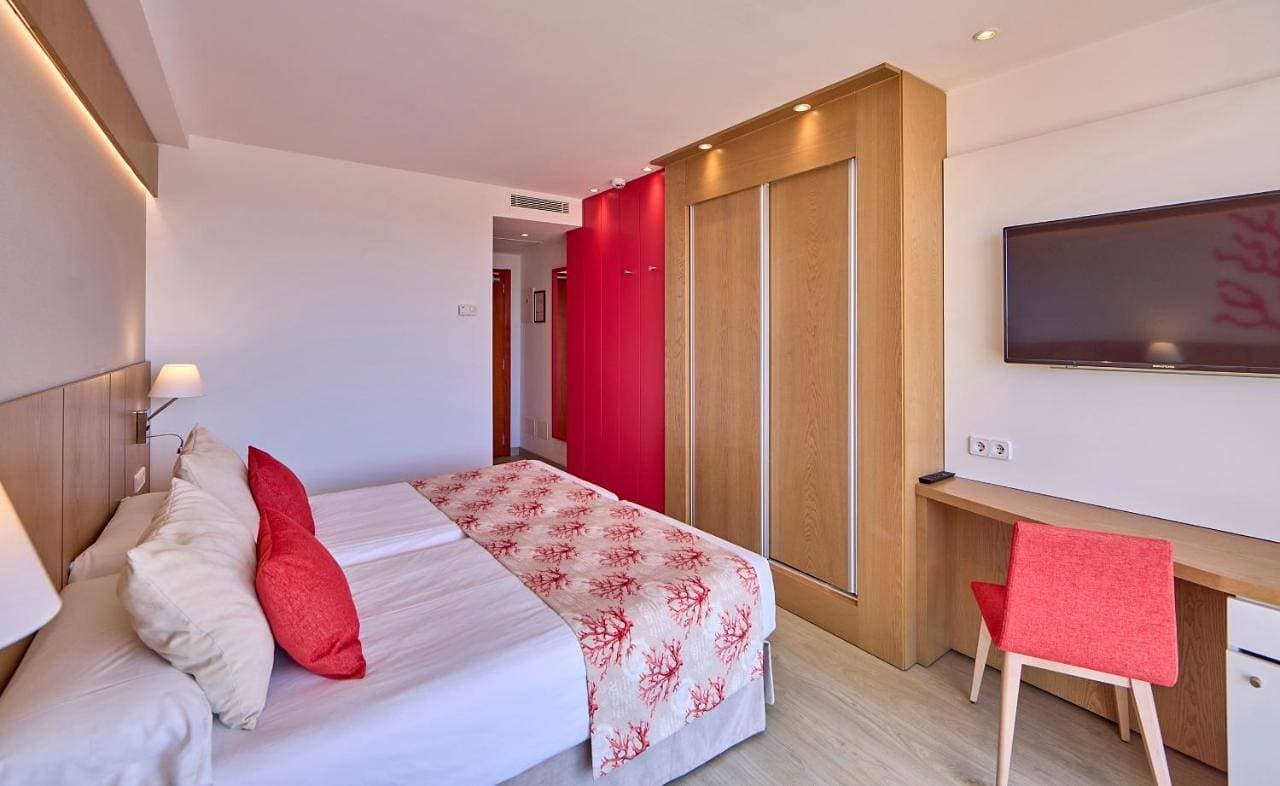 Foto 8 von 13: Double Room with Side Sea View