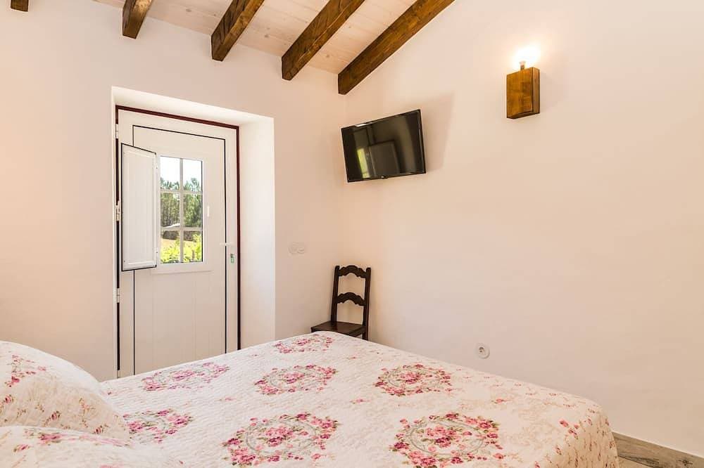 Foto 5 von 30: Lycium Villa, Fernseher, Ruhige Gegend