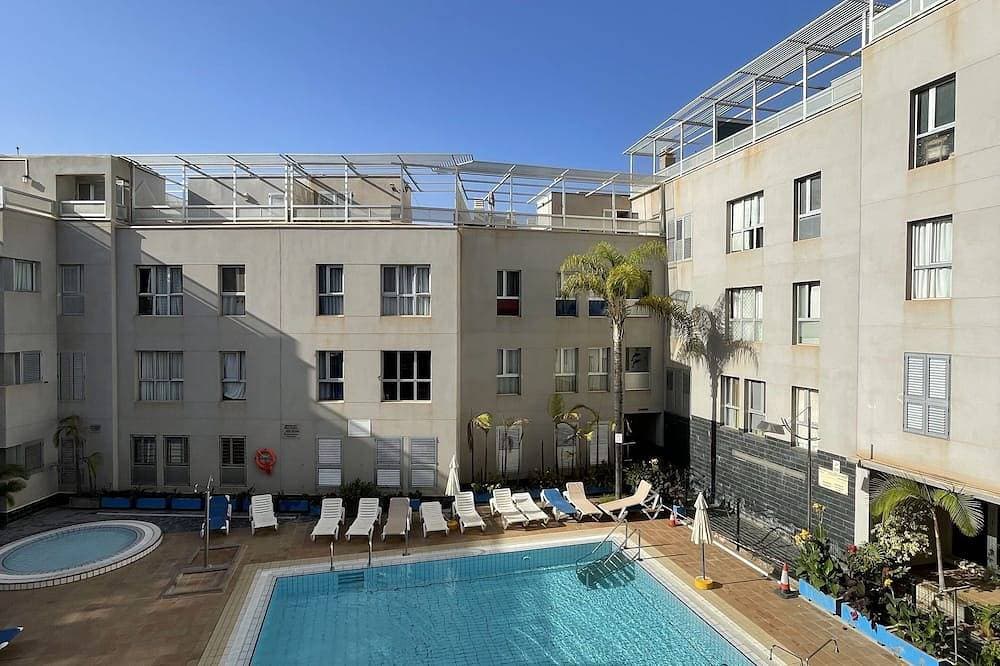 Apartment near the beach with pool and WIFI (I) 1