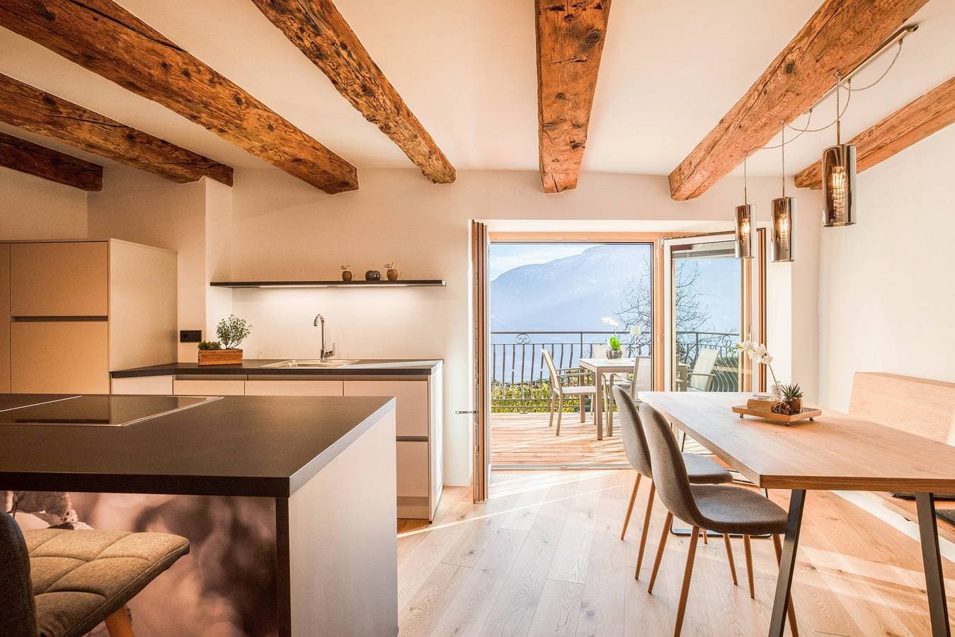 Foto 4 von 37: Brantenhof Design-Ferienwohnung "Pomum“ mit Gemeinschaftsgarten mit Sauna, Balkon und WLAN