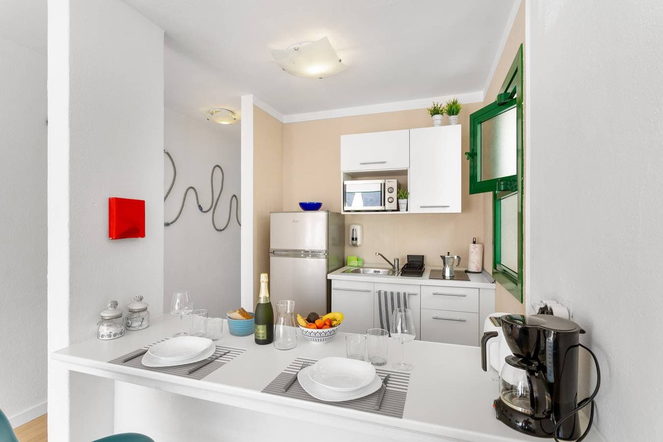Foto 7 von 25: Ferienwohnung 'Casita Blanca' mit Meerblick, Gemeinschaftspool und WLAN