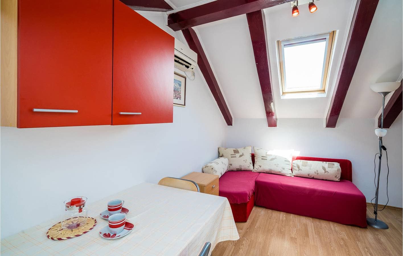 Foto 7 von 41: Gemütliche 1-Zimmer-Wohnung mit Terrasse, WLAN und Parkplatz in der Nähe des Stadtzentrums von Slano