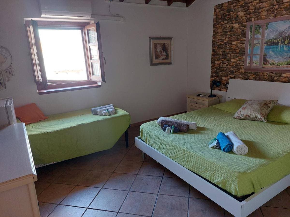 Foto 4 von 10: Double Room with Private External Bathroom