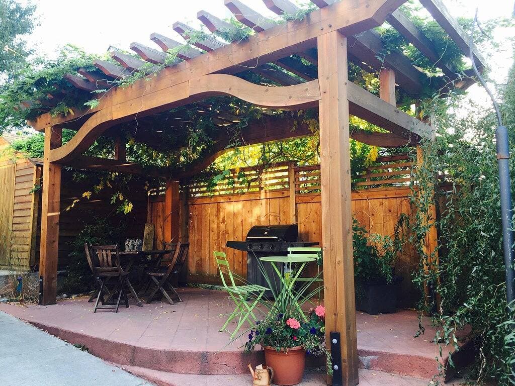Foto 7 von 24: Valhalla Suite – Cozy, Eclectic Studio in Downtown Nelson