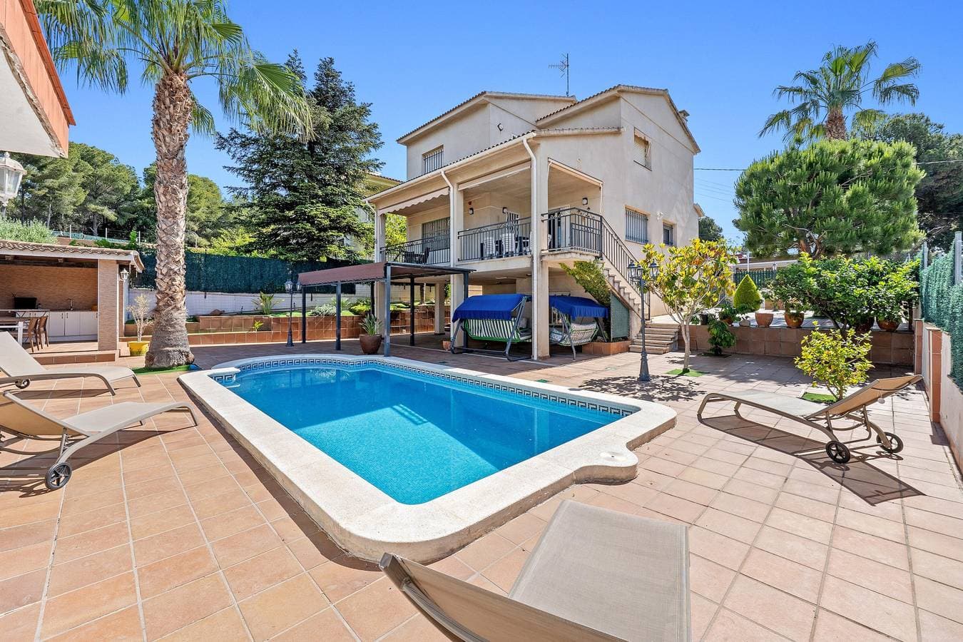 Casa Anglada 1