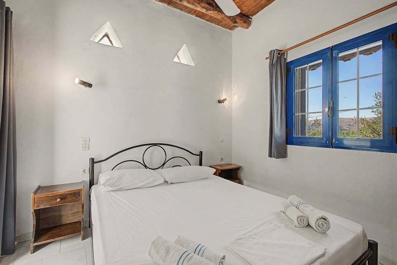 Foto 7 von 30: Iliana's Bungalow: Bergblick, WLAN & Klimaanlage – Gemütliches Ferienhaus