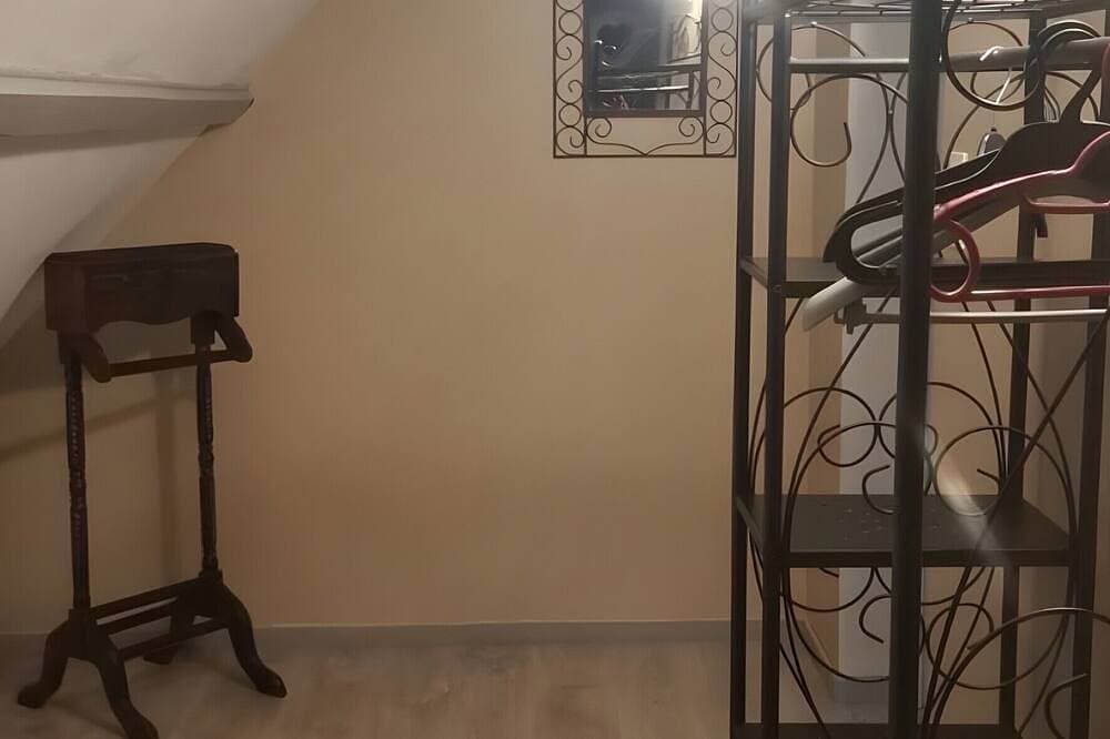 Foto 12 von 14: Bed & Breakfast 'Chambre Quadruple' mit Gemeinschaftspool, Terrasse & WLAN