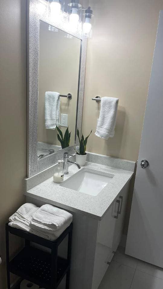 Foto 12 von 15: Double Room with Private Bathroom