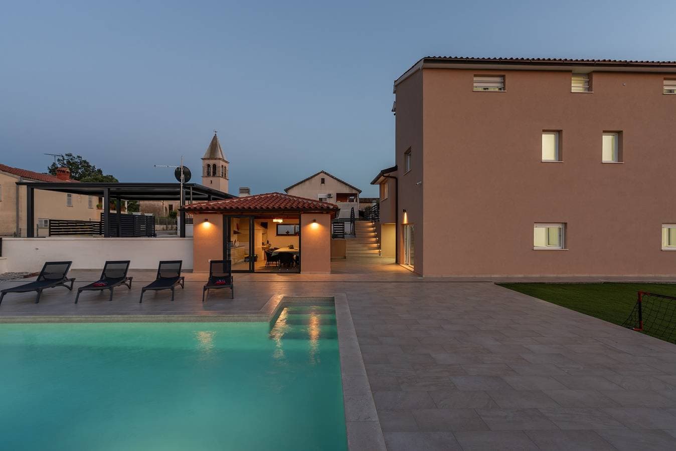 Foto 3 von 54: Moderne Villa in Karojba mit privatem Pool.