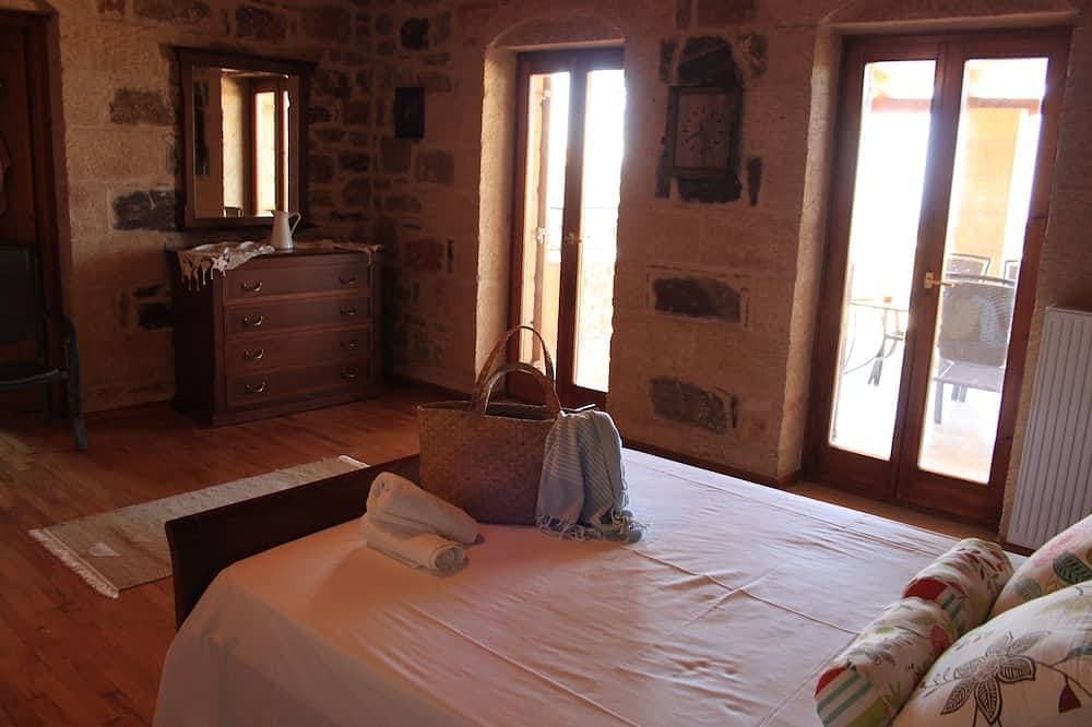 Foto 3 von 30: Traditional Stone Villa mit großem Blick auf das Meer