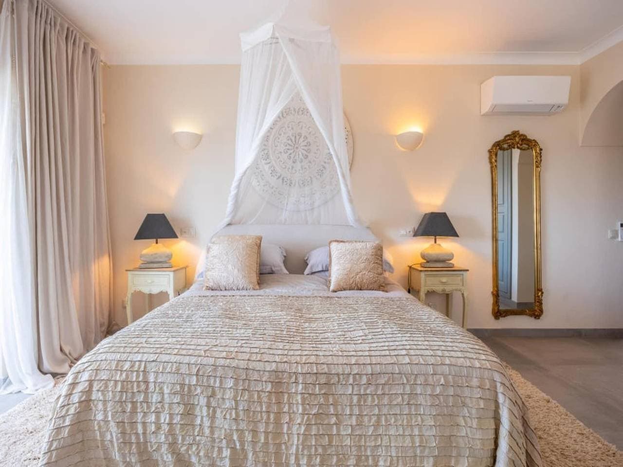 Foto 9 von 69: Schlafzimmer in einer Villa, Budens