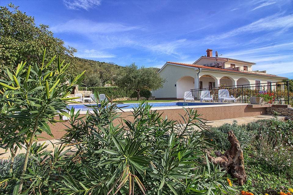 Foto 4 von 40: Villa für 10 Personen mit Terrasse