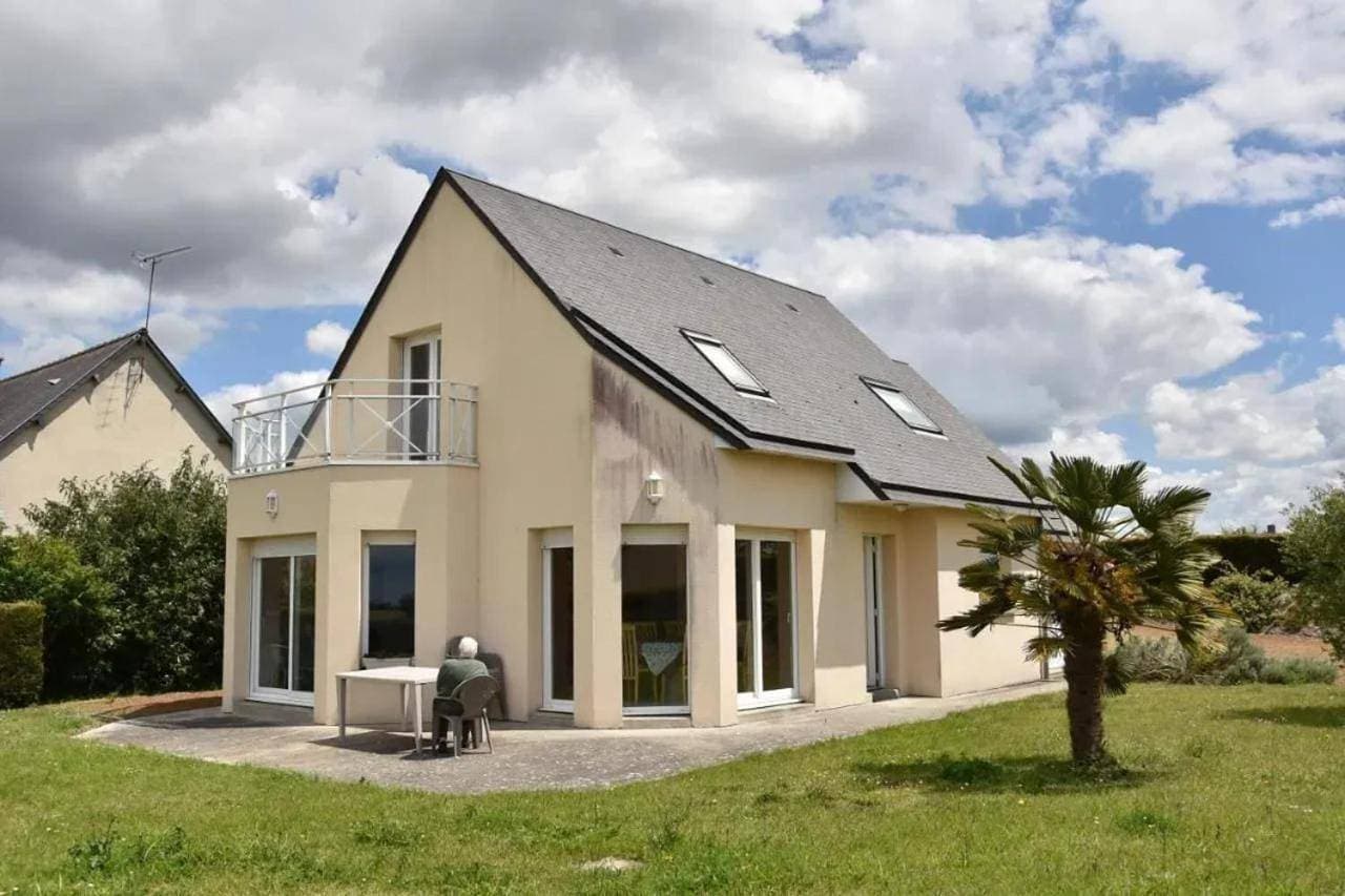 Maison spacieuse à Courtils 1