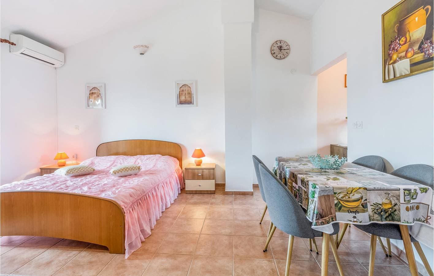 Foto 3 von 21: Gemütliche Ferienwohnung mit Terrasse, WLAN und Parkplatz – 1,5 km vom Strand entfernt