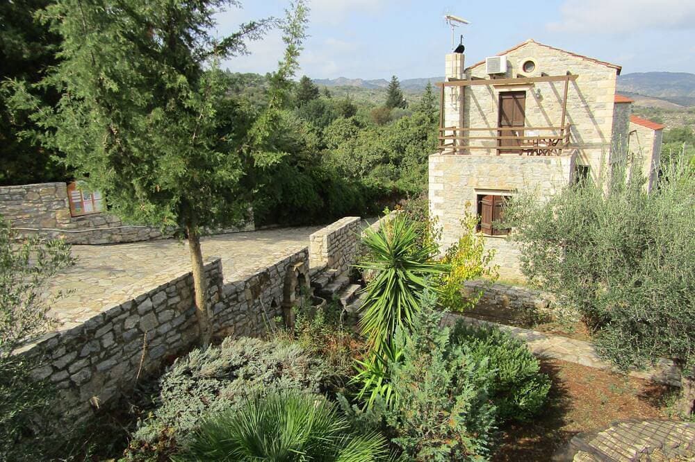 Foto 12 von 27: Stratos Villas Chania mit Pool und Meerblick