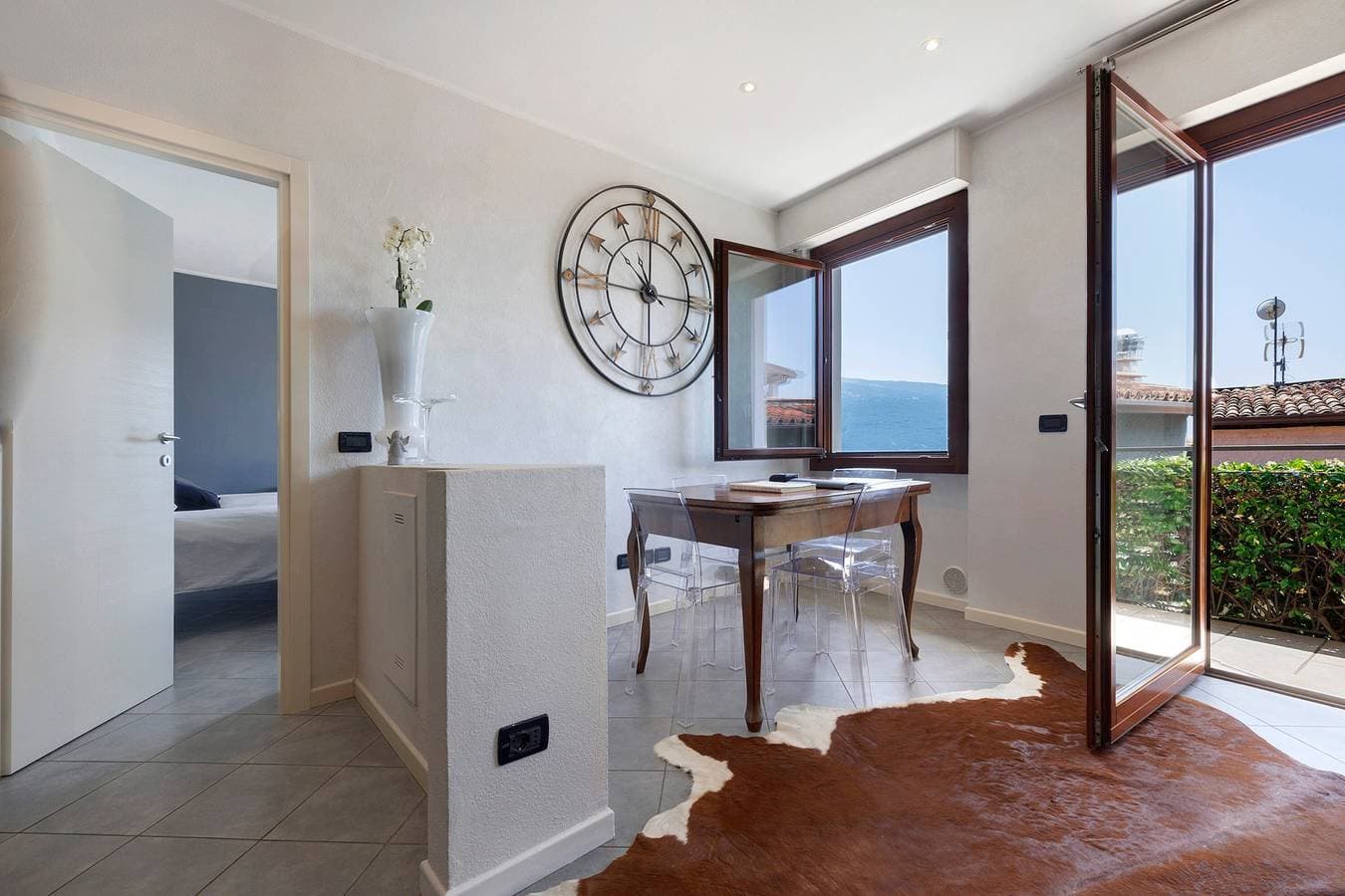 Foto 5 von 29: Ferienwohnung 'Il Campanile' mit Seeblick, WLAN und Klimaanlage