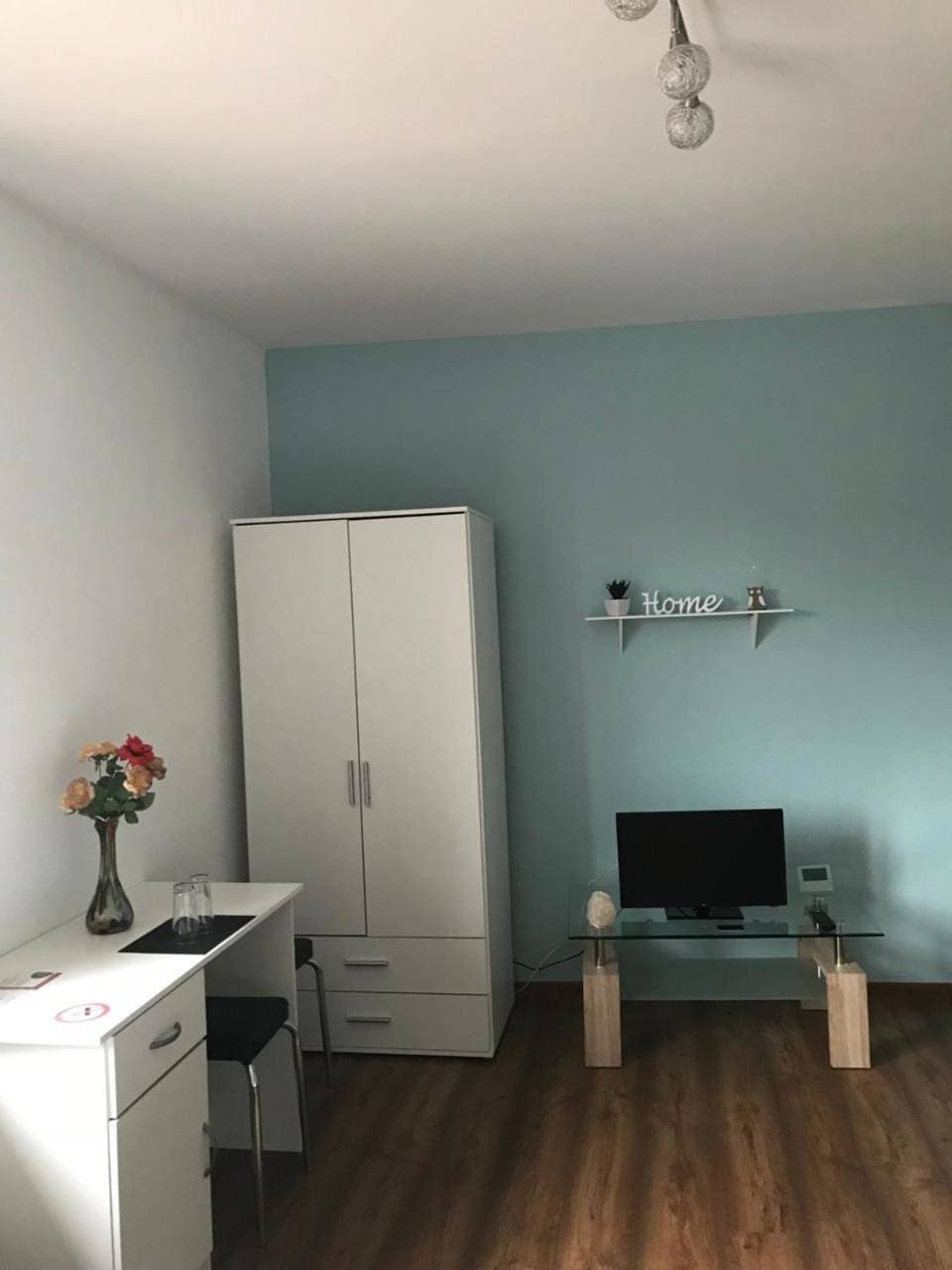 Foto 5 von 10: Family Room with Bathroom