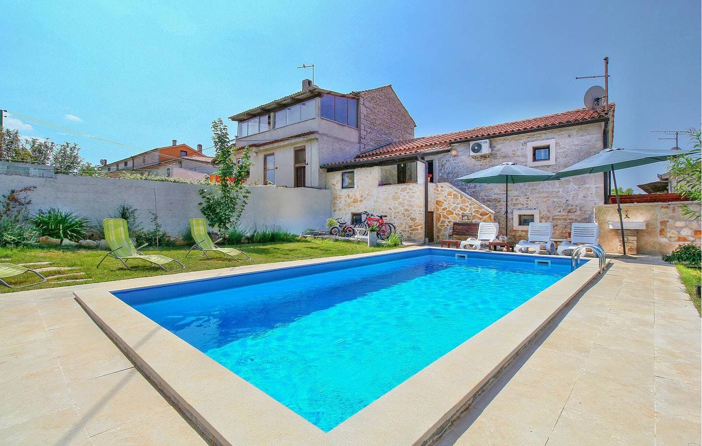 „Charmante 2-Zimmer-Wohnung mit Pool, Terrasse und erstklassiger Lage in Prhati“ 1