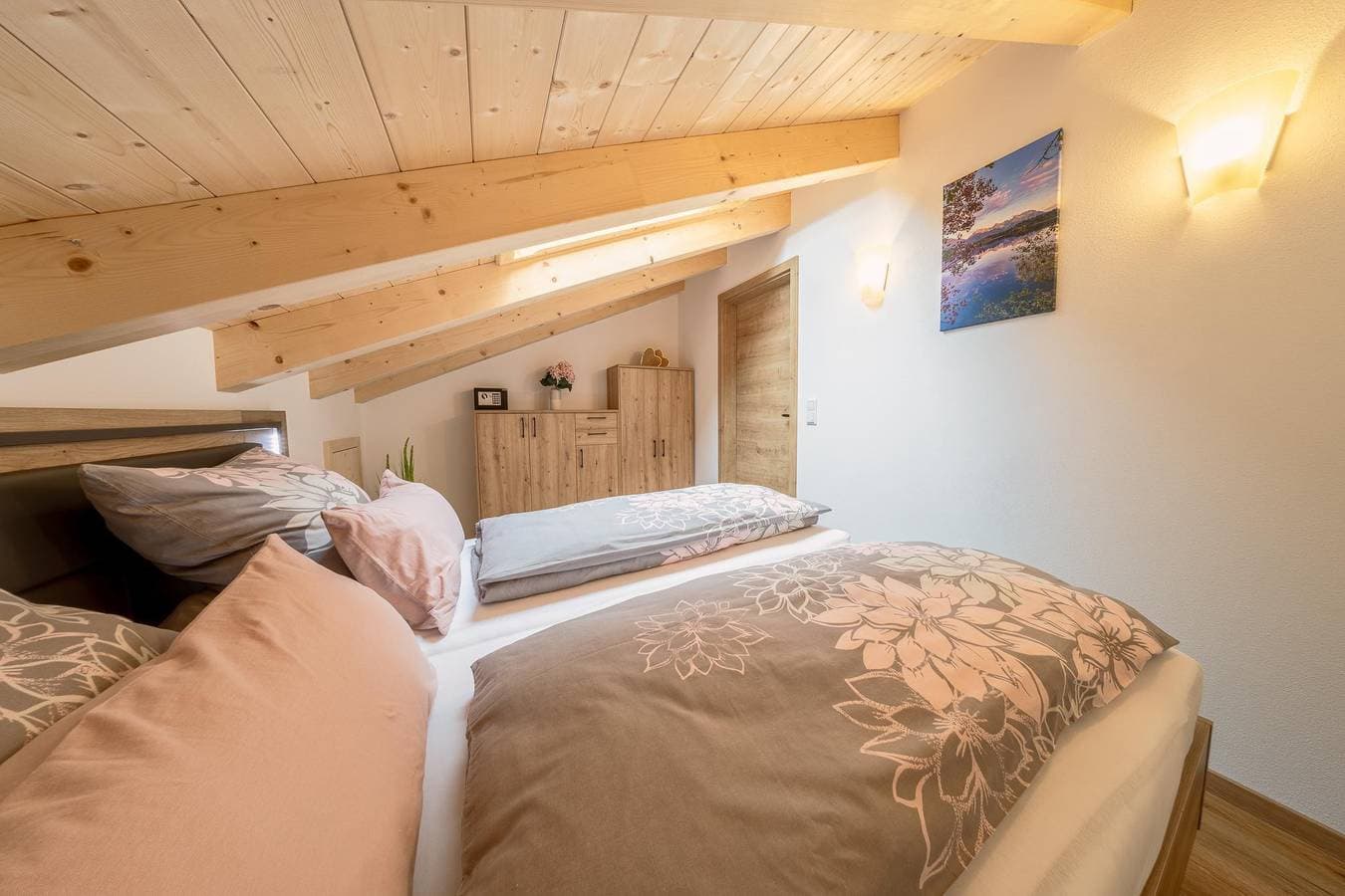 Foto 8 von 17: Ferienwohnung mit Bergblick