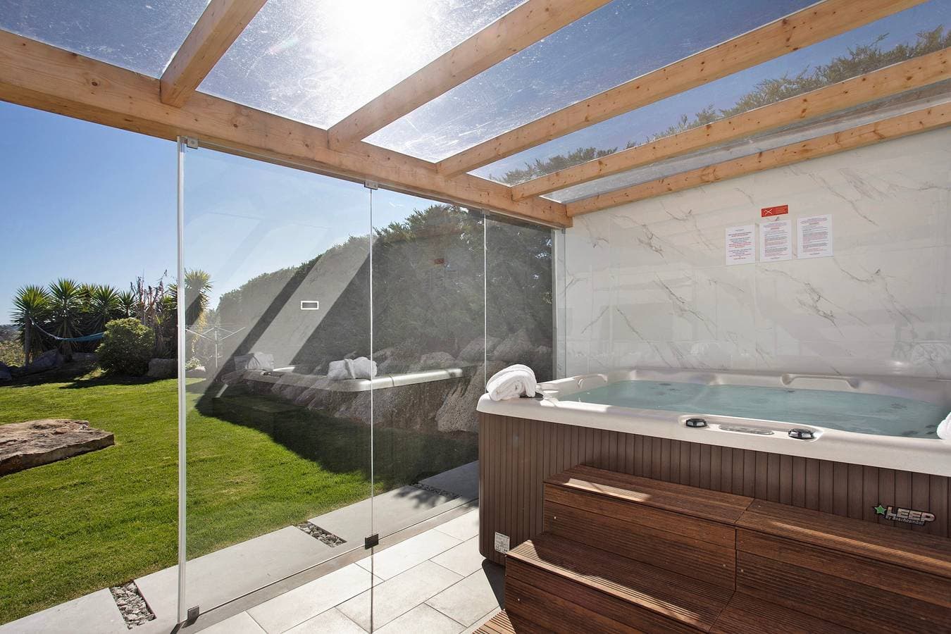 Foto 2 von 41: Villa 'Mila Piscina aquecida e Jacuzzi' mit Bergblick, privatem Pool und Wi-Fi