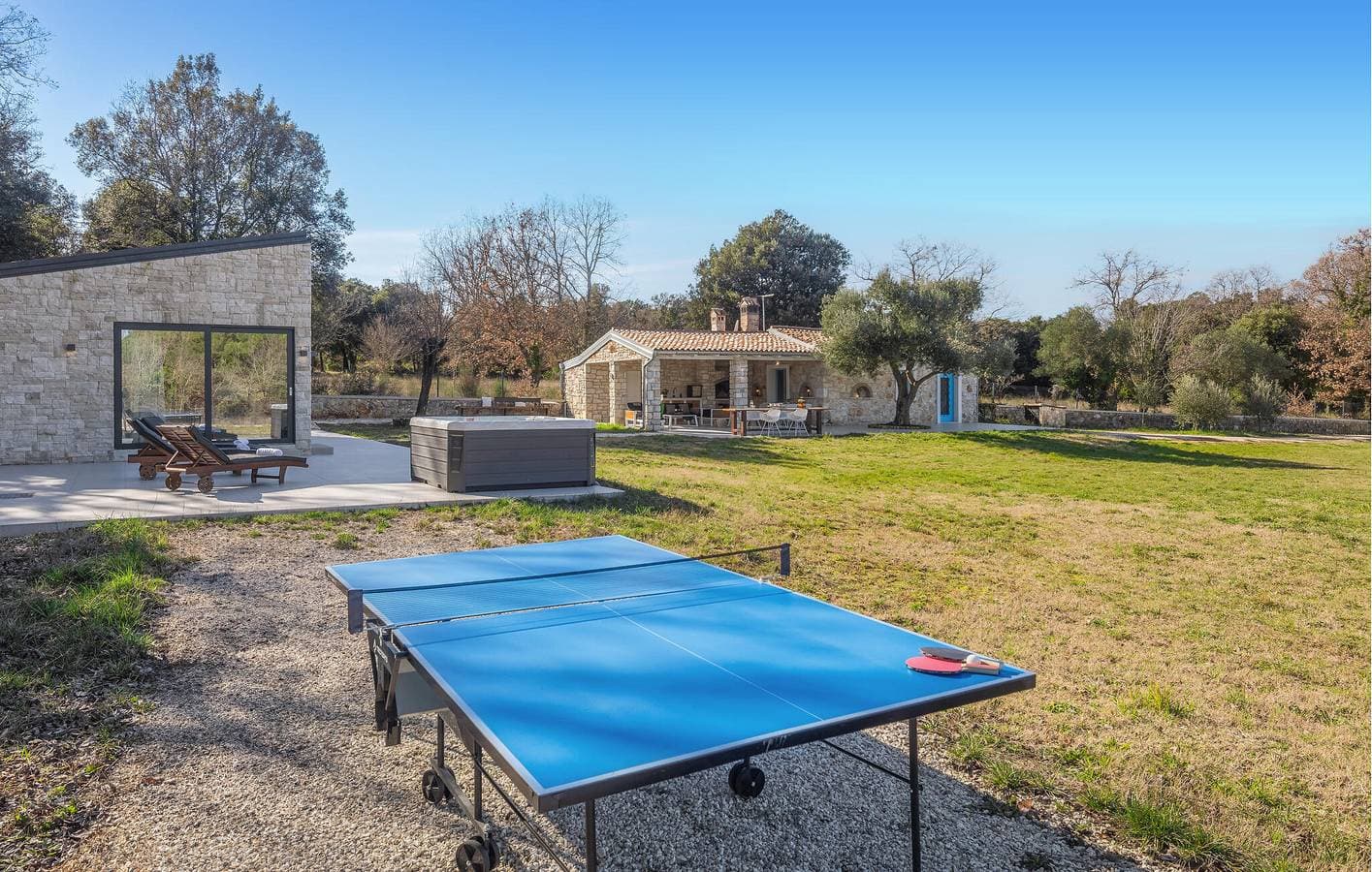 Foto 11 von 33: Charmante 110 m² große Wohnung mit Terrasse, WLAN und 600 m zum Strand