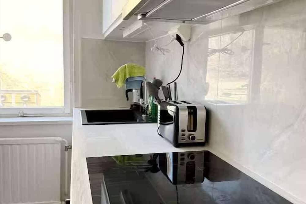 Foto 7 von 12: Quiet 1Br Apartment with Balcony, 20min to City
