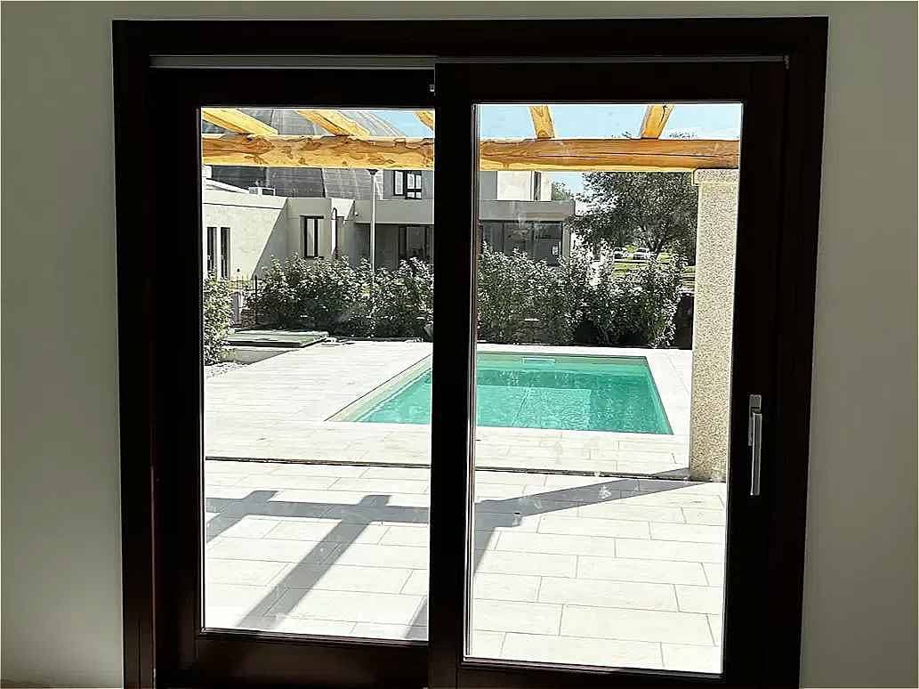 Foto 3 von 20: Villa mit Aussenpool und Klimaanlage