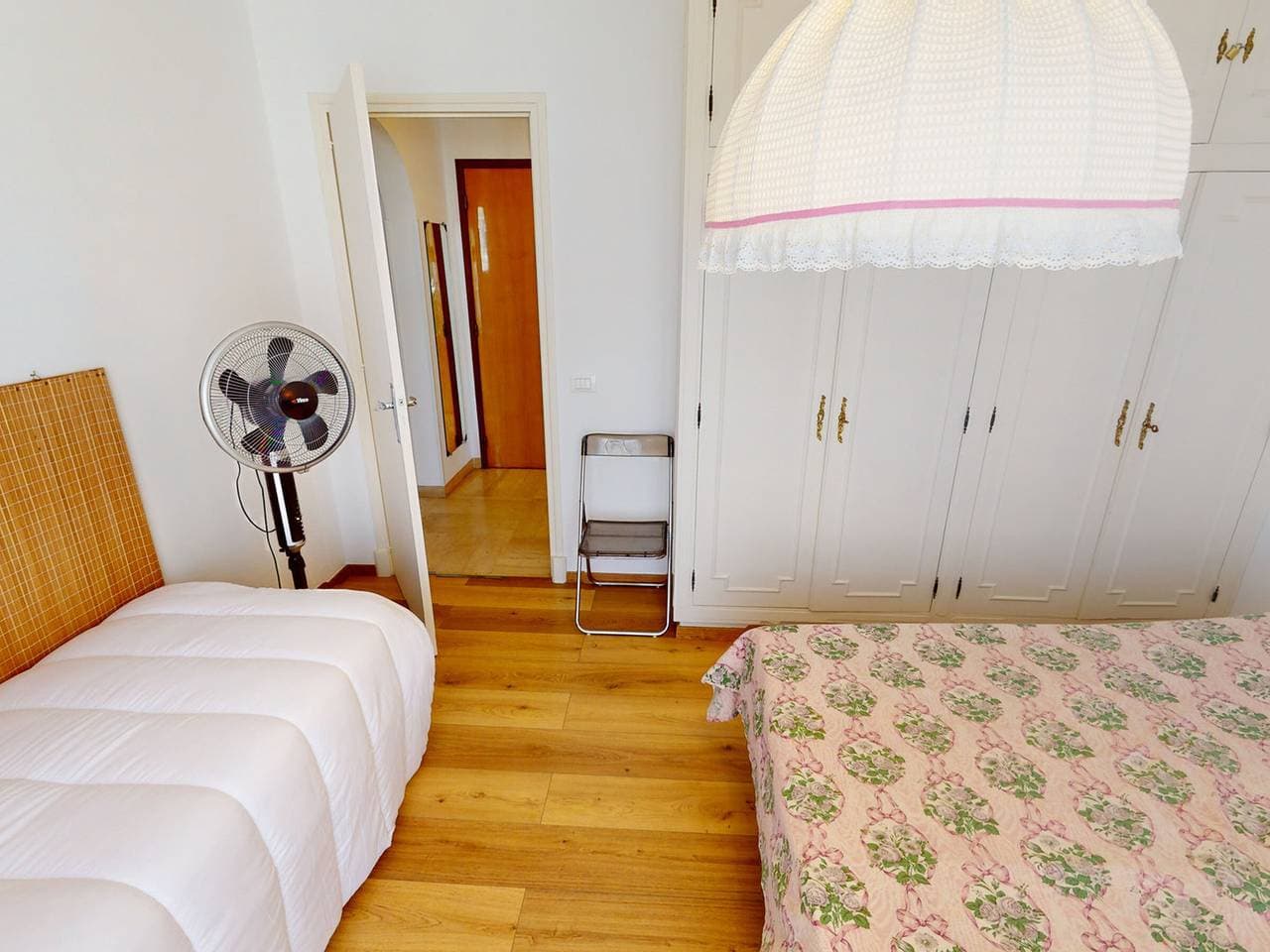 Foto 7 von 18: Schöne und gemütliche 3-Zimmer-Wohnung mit Balkon und Meerblick