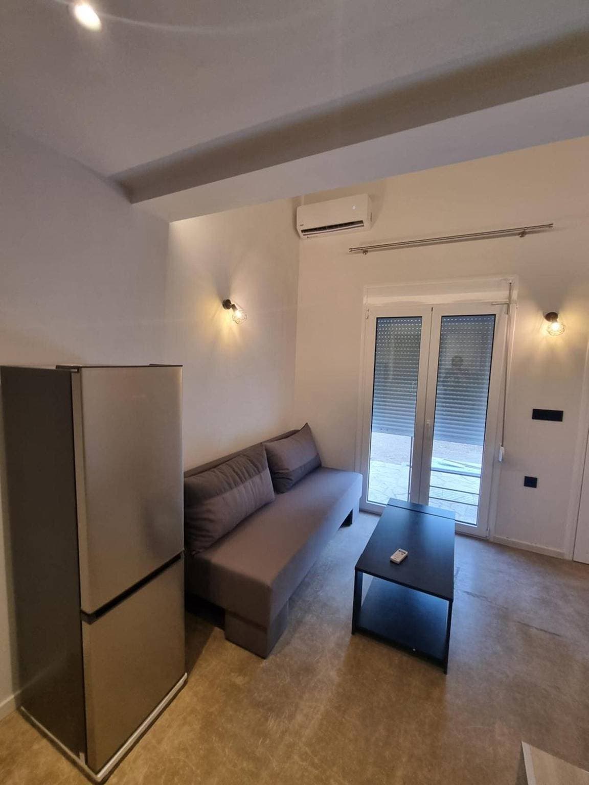 Foto 10 von 21: Studio 'Small House Lefkada' mit Bergblick, WLAN und Klimaanlage