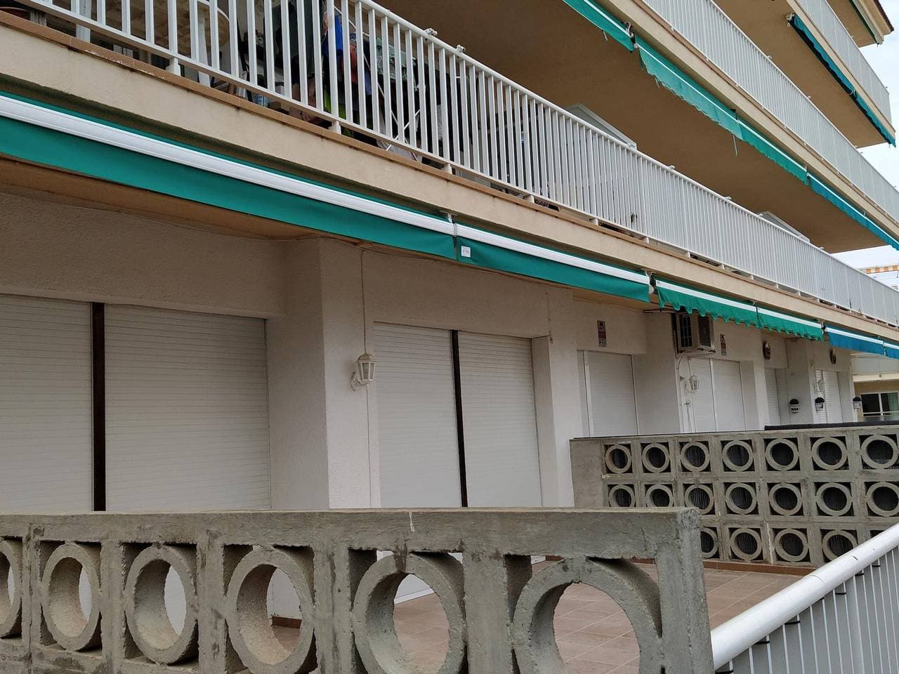 Foto 8 von 19: Erdgeschosswohnung nur 250m vom Strand entfernt, 2 Schlafzimmer, Terrasse, Parkplatz - Oliveres, Spanien