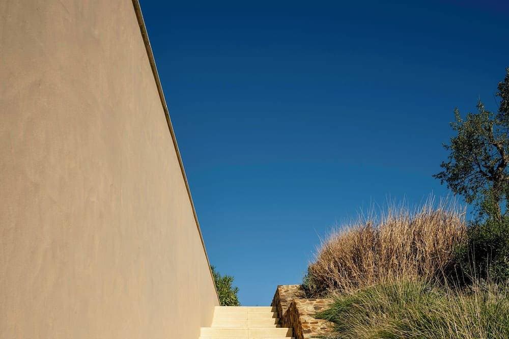 Foto 10 von 30: Elegant Mediterranean Villa - 6 Ensuite Bedrooms with AC - Pool - Sunsets