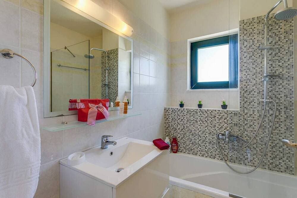 Foto 7 von 30: Ilos Villa, Pirgos-Villas, 300m From The Beach