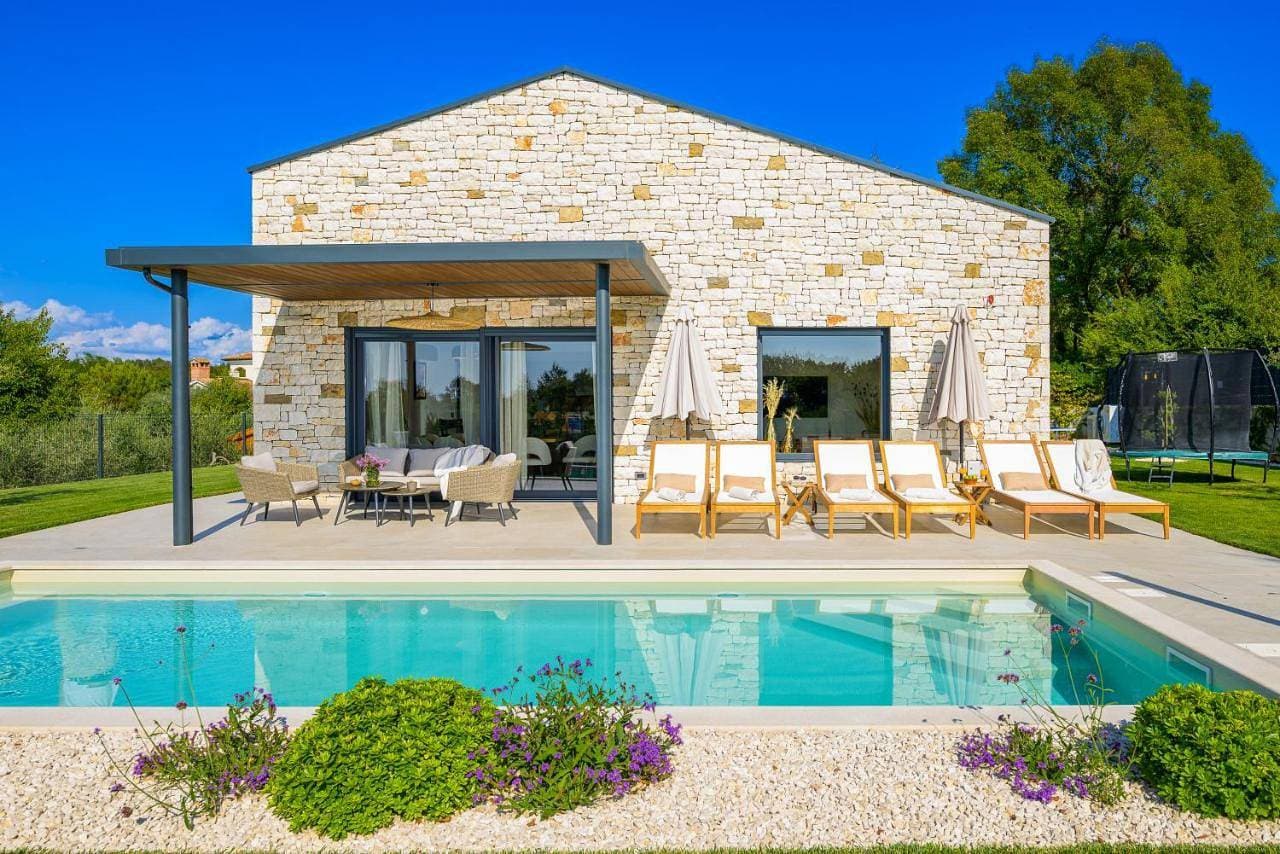 Foto 5 von 64: Three-Bedroom Villa