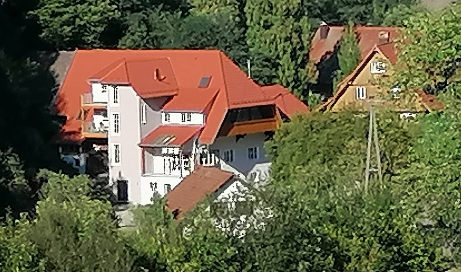 Foto 2 von 17: Ferienwohnung Löwenzahn mit Bergblick, Gemeinschaftsterrasse und WLAN