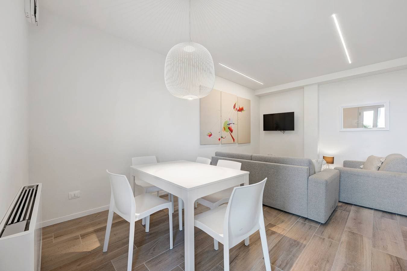 Foto 10 von 46: Ferienwohnung 'Alessandra' mit Seeblick, WLAN und Klimaanlage