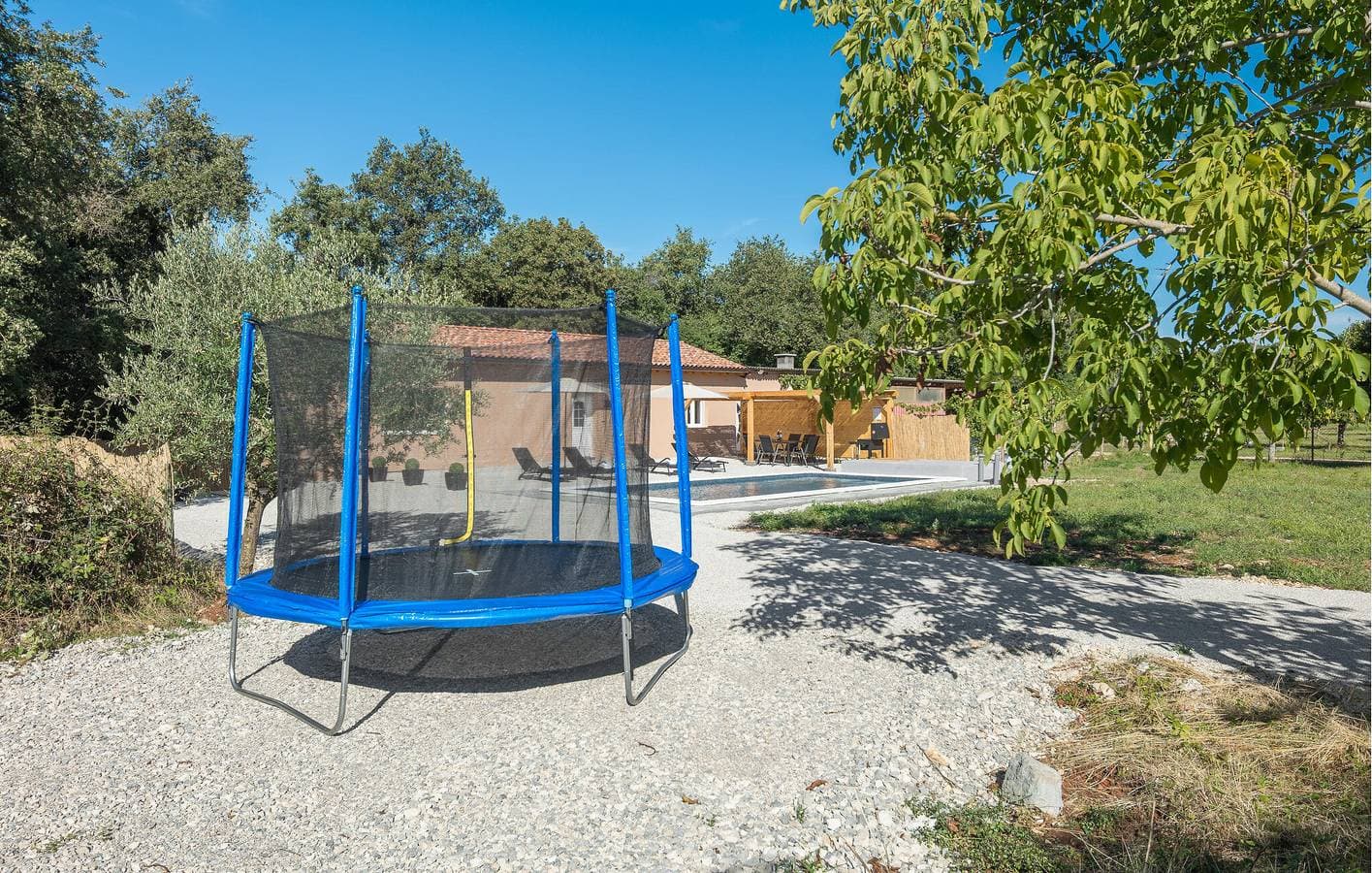 Foto 7 von 34: Gemütliche 2-Zimmer-Wohnung mit Terrasse und Parkplatz, in der Nähe des Stadtzentrums von Heraki